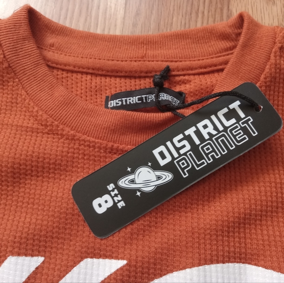 District Planet Women's Top - Picture 3 of 9